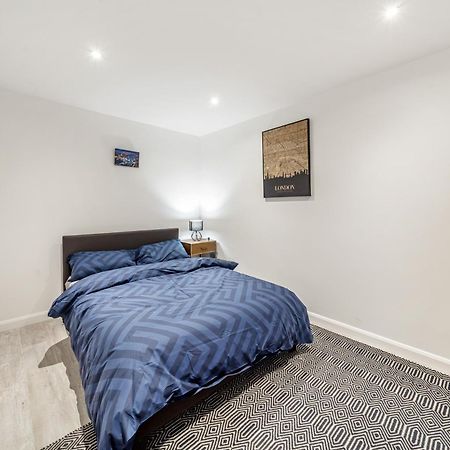 Two Bed Home In The Heart Of Egham Eksteriør billede